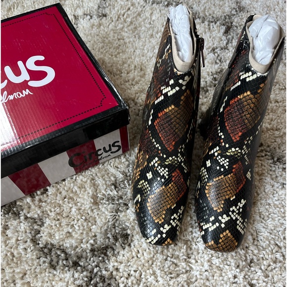 Circus by Sam elderman booties - Picture 3 of 5